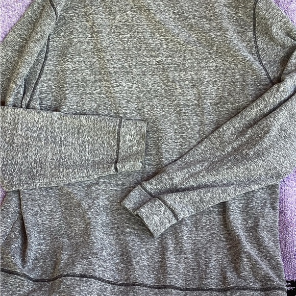 Boston Red Socks Under Armour Loose fit all weather gear-SZ XL - Picture 2 of 3